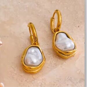 Classic Gold Pearl Earrings